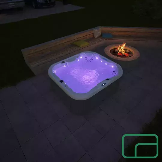 Cosy's Tempting 4-Person Spa
