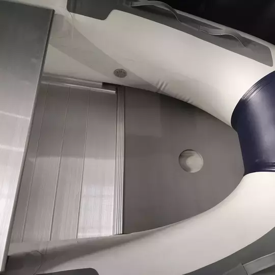 boat-with-aluminum-bottom